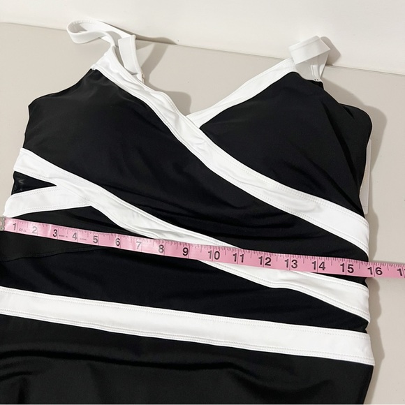 Anne Cole Plus Size Contrast Trim Mesh Insert One-Piece Swimsuit Size 20W - Picture 7 of 13